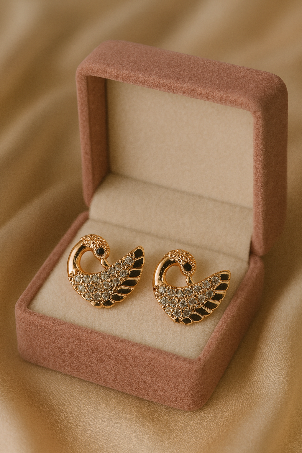 Royal Swan Sparkle Studs | Gold-Plated Brass – KZ8812346