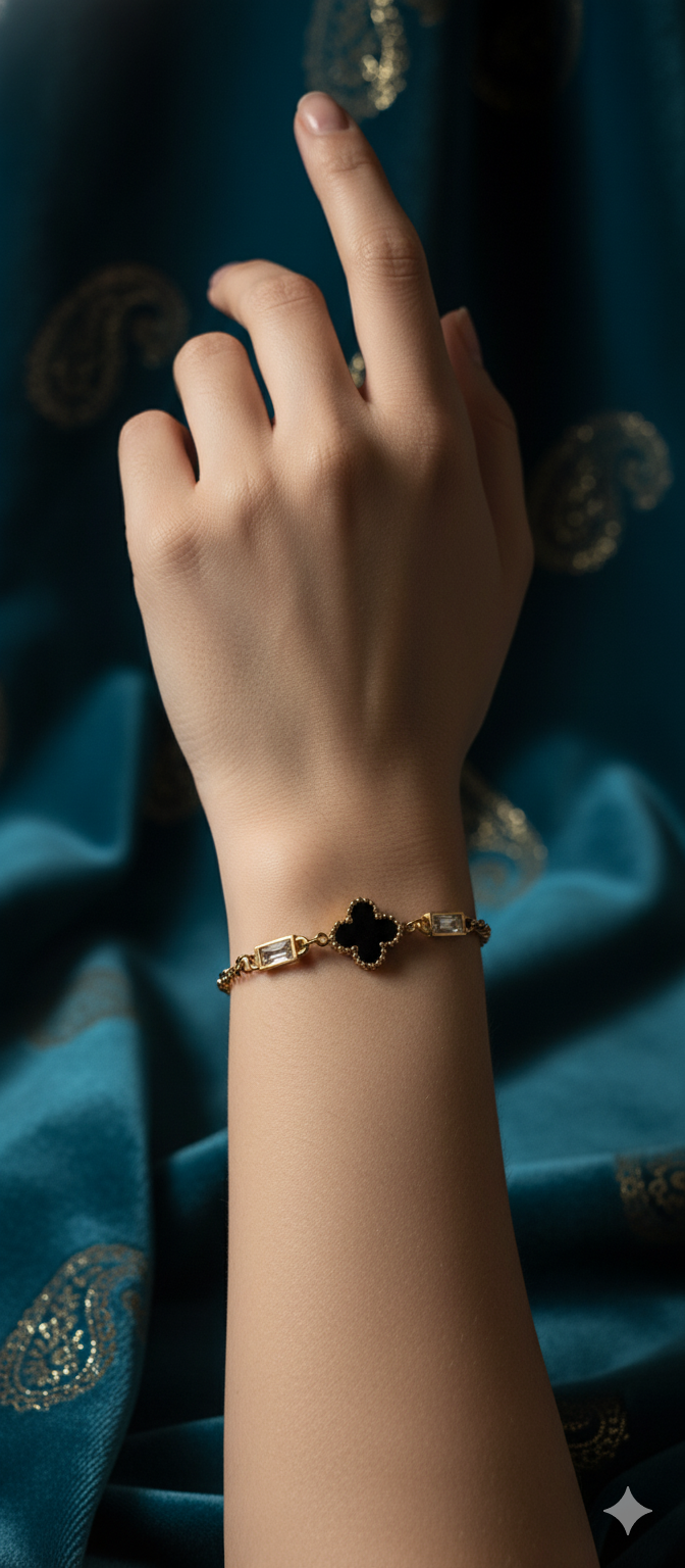 Black Clover Baguette Bracelet | Adjustable Gold-Plated Stainless Steel – KZ8812306