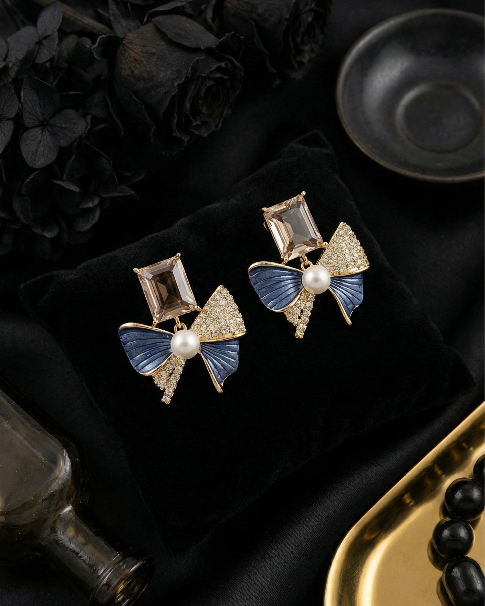 Crystal Bow Pearl Stud Earrings | Gold-Plated Stainless Steel  – KZ8812311