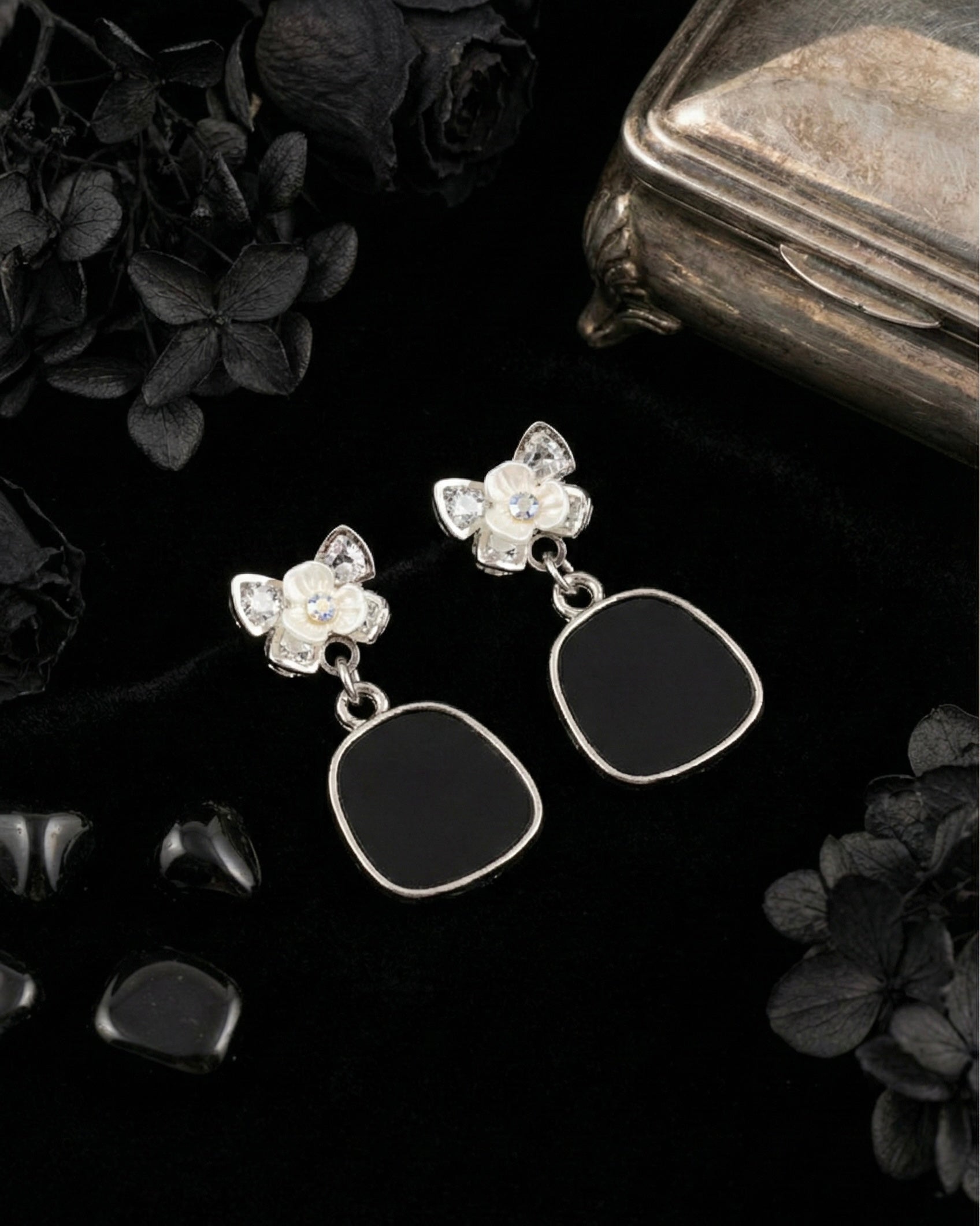 Midnight Bloom Earrings | Gold-Plated Stainless Steel – KZ8812317