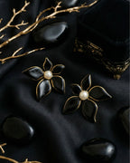 Black Flower Pearl Earrings | Gold-Plated Stainless Steel – KZ8812330
