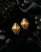 GoldCrush Stud Earrings | Gold-Plated Stainless Steel – KZ8812332