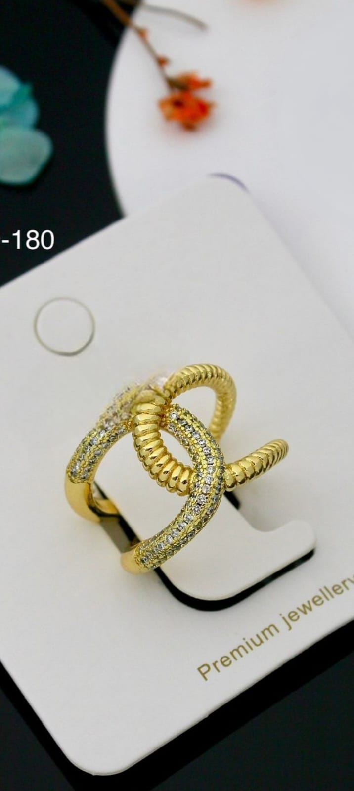 Interlock Glam Ring | Adjustable Gold-Plated Stainless Steel–KZ88123100