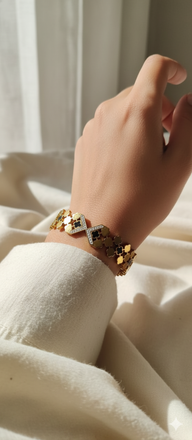 Majestic Clover Crown Kada | Gold-Plated Stainless Steel  – KZ8812368