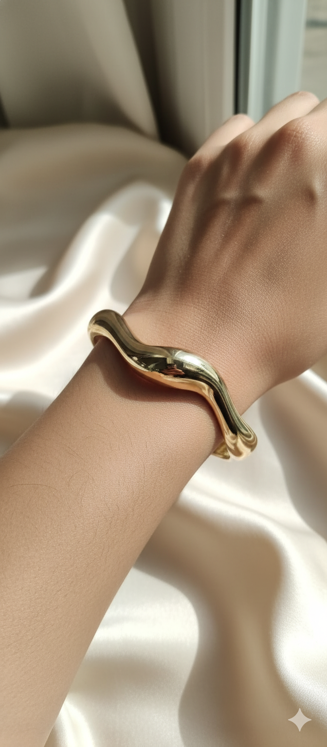 Regal Twist Statement Kada – | Gold-Plated Stainless Steel -KZ8812371