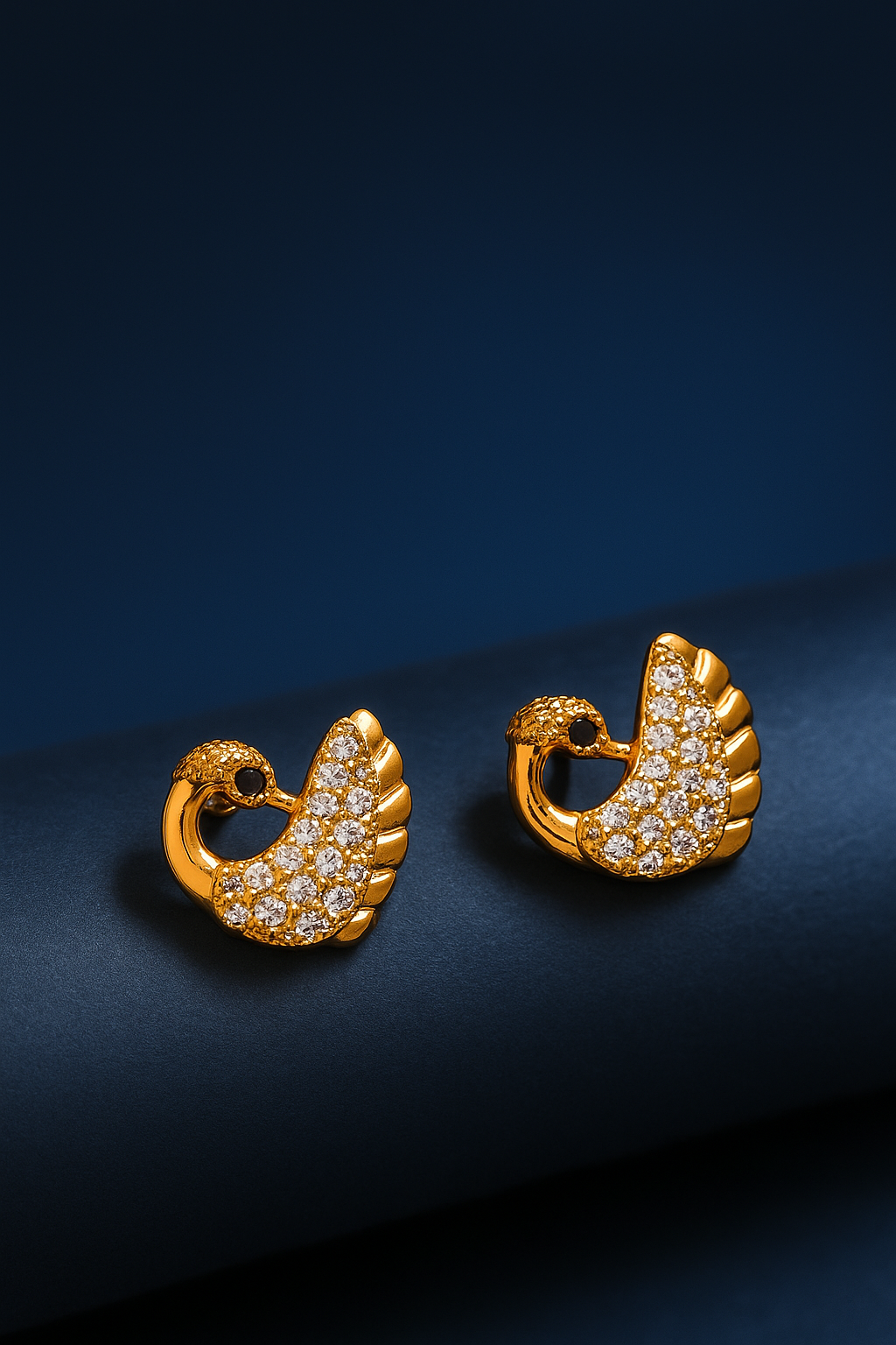 Royal Swan Sparkle Studs | Gold-Plated Brass – KZ8812346