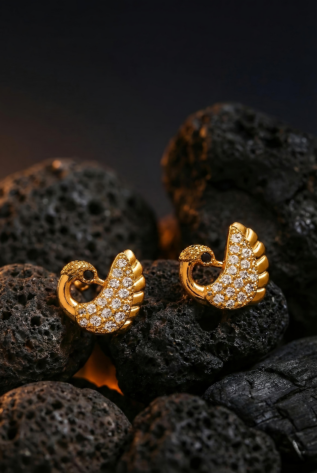 Royal Swan Sparkle Studs | Gold-Plated Brass – KZ8812346