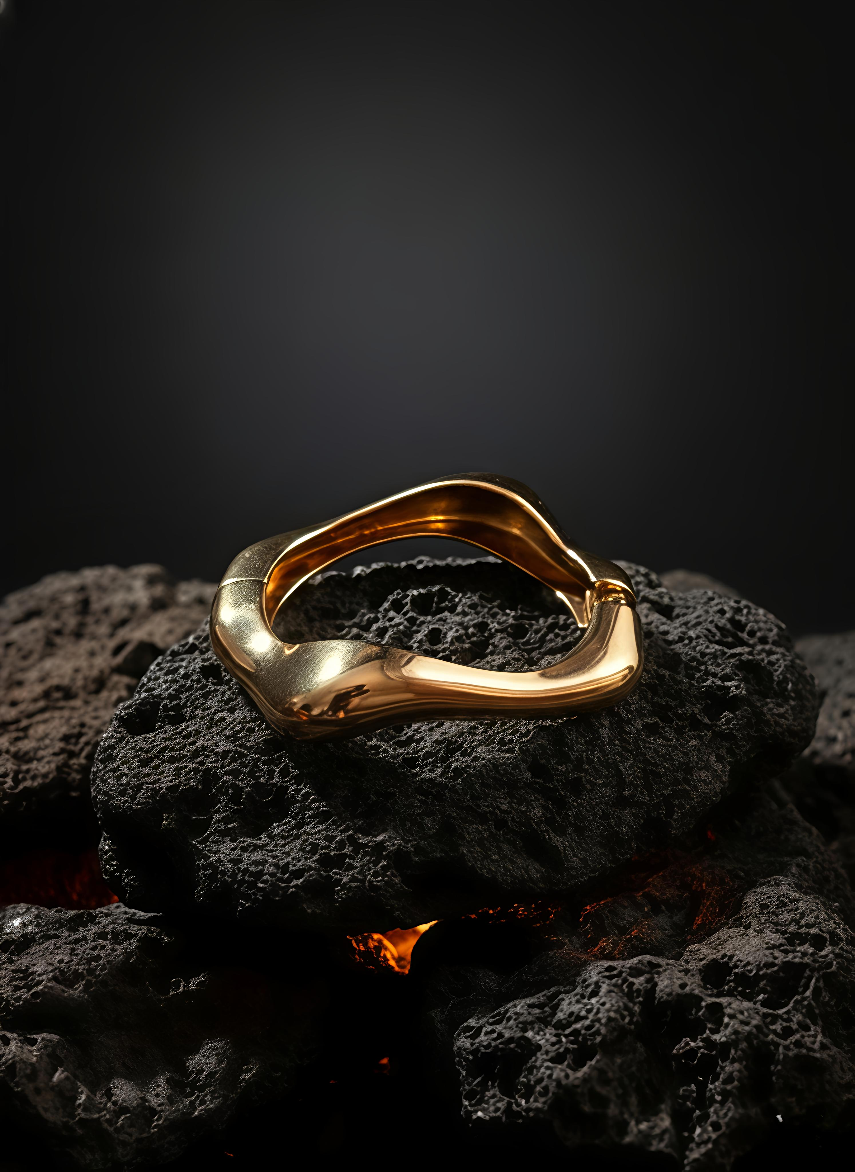 Regal Twist Statement Kada – | Gold-Plated Stainless Steel -KZ8812371