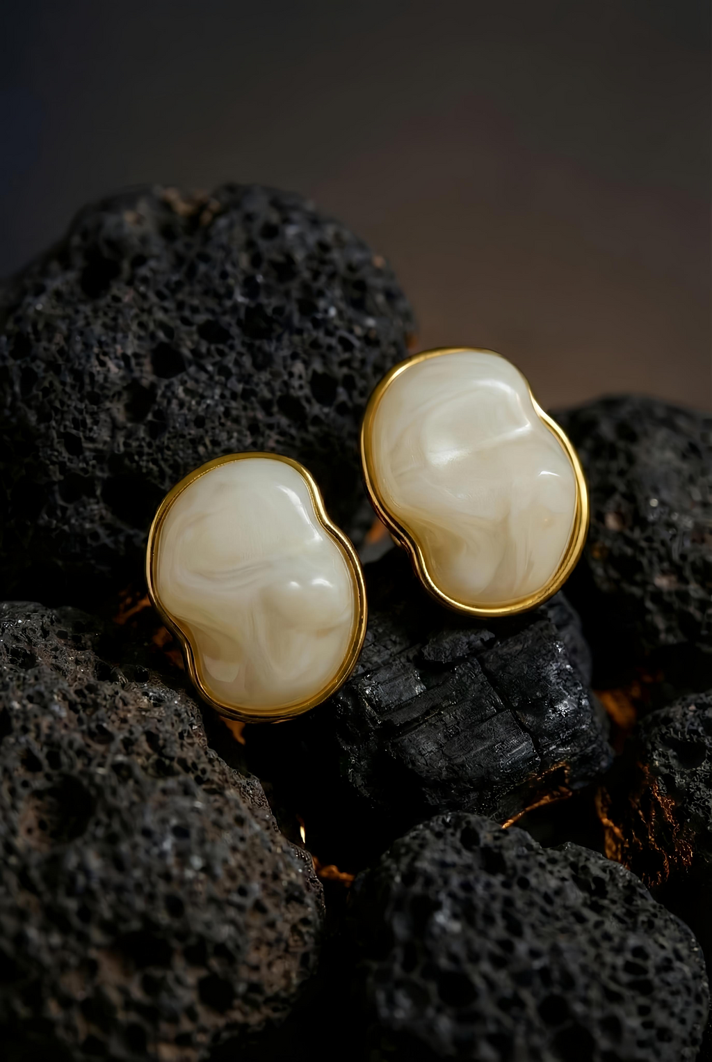 MilkyShell Modern Studs | Gold-Plated Stainless Steel – KZ8812341